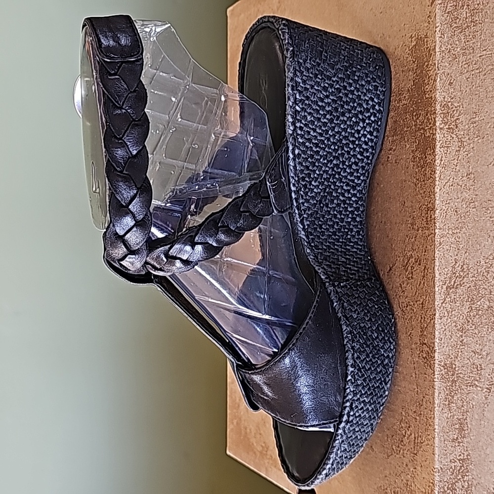 Born Black Wedge Sandals - Picture 4 of 15